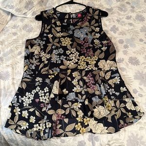 Vince Camuto floral top with ruffle bottom